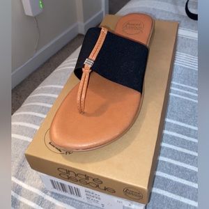 Sandals- Andre Assous